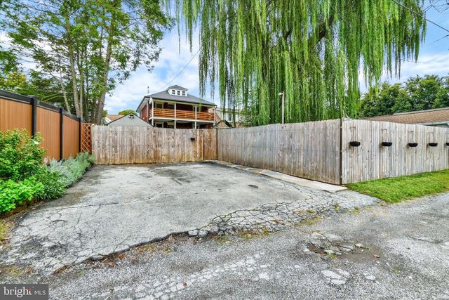 828 S QUEEN ST, York, PA 17403