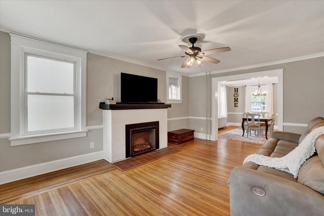 828 S QUEEN ST, York, PA 17403