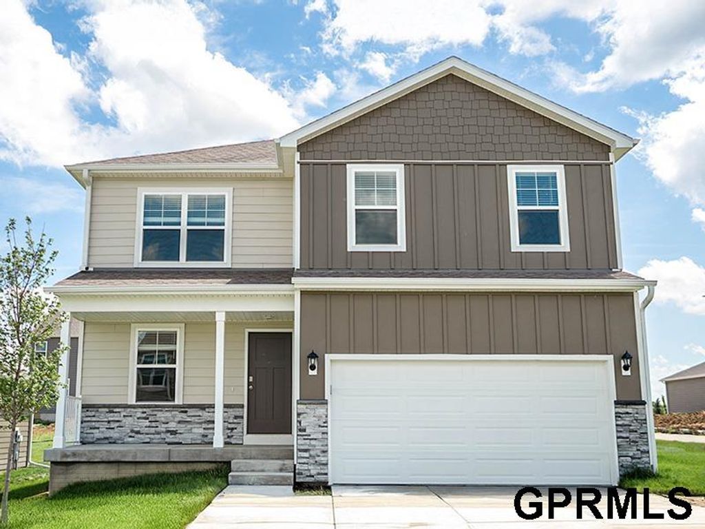 11964 S 114th Avenue, Papillion, NE 68046