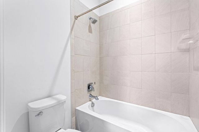 8870 NW 37th Dr, Coral Springs, FL 33065