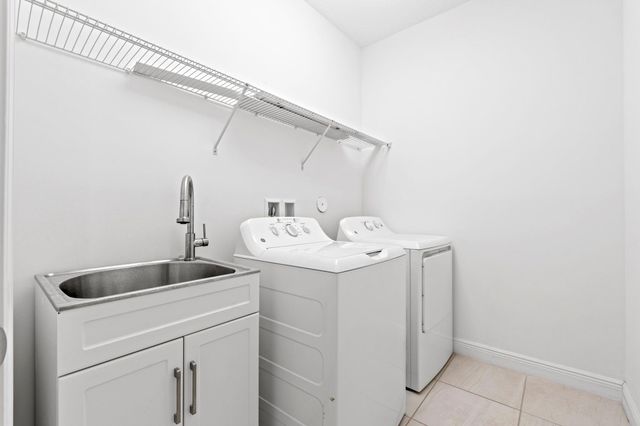 8870 NW 37th Dr, Coral Springs, FL 33065