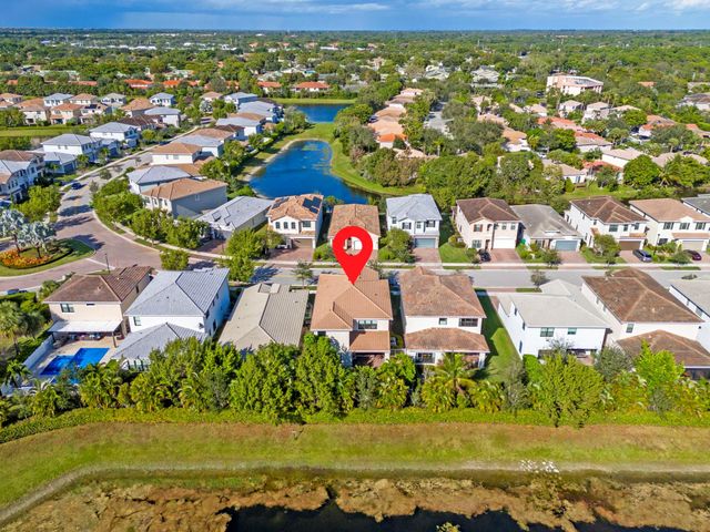 8870 NW 37th Dr, Coral Springs, FL 33065