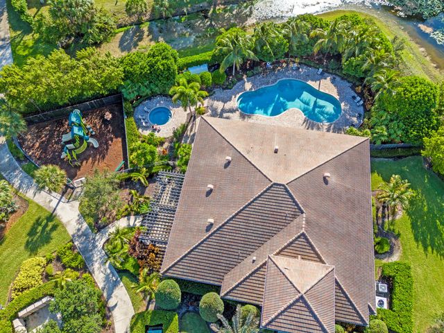 8870 NW 37th Dr, Coral Springs, FL 33065