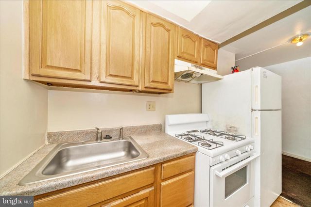 1208 RAUM ST NE, Washington, DC 20002