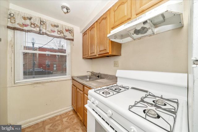 1208 RAUM ST NE, Washington, DC 20002