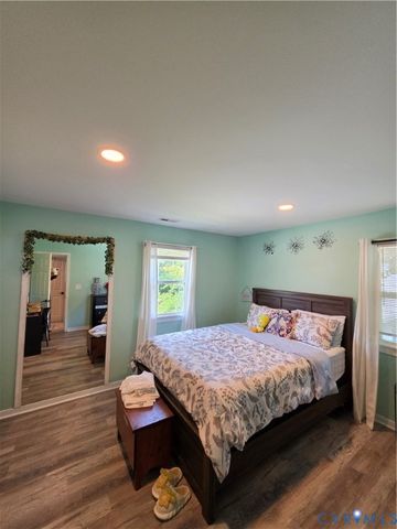 623 Harding St, Petersburg, VA 23083