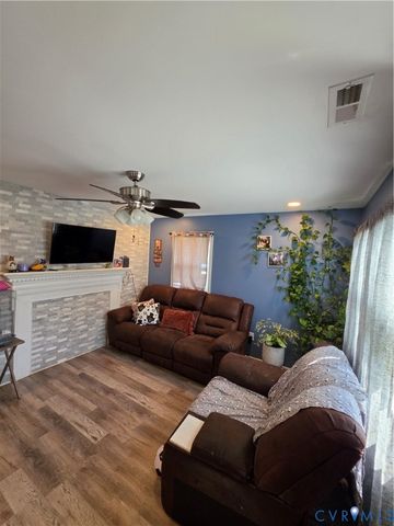 623 Harding St, Petersburg, VA 23083