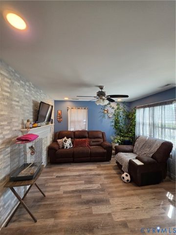 623 Harding St, Petersburg, VA 23083