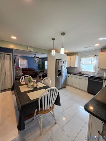 623 Harding St, Petersburg, VA 23083