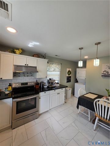 623 Harding St, Petersburg, VA 23083