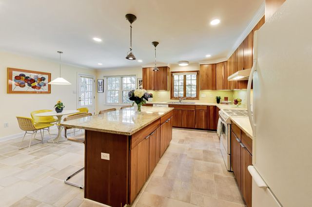 4238 50TH ST NW, Washington, DC 20016