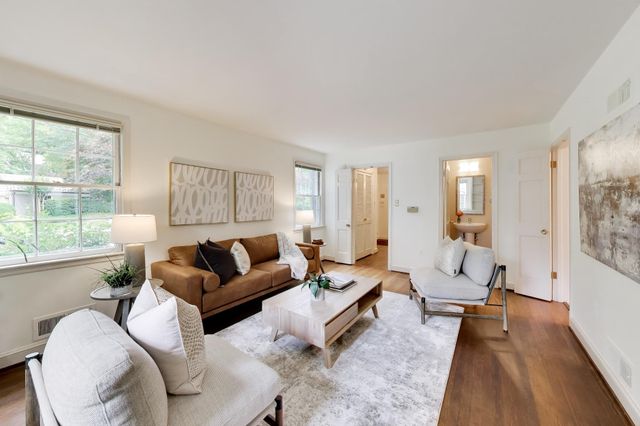4238 50TH ST NW, Washington, DC 20016