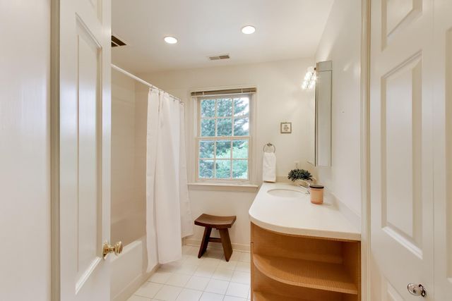 4238 50TH ST NW, Washington, DC 20016