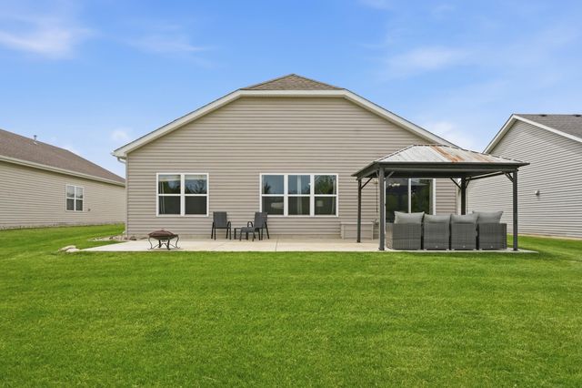 15144 W 102nd Avenue, Dyer, IN 46311