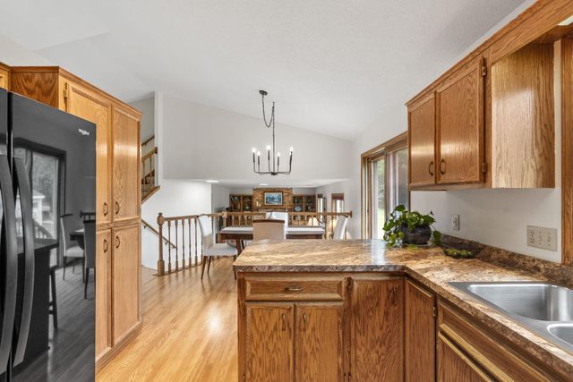 8461 Vagabond Lane N, Maple Grove, MN 55311