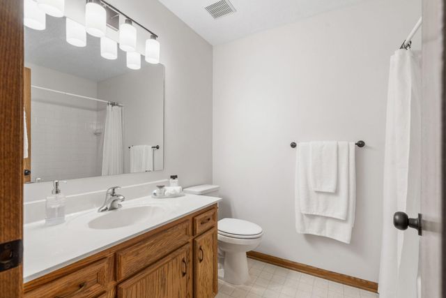 8461 Vagabond Lane N, Maple Grove, MN 55311