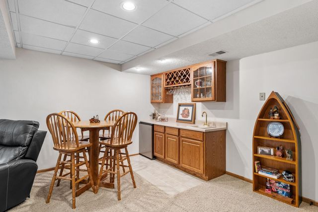 8461 Vagabond Lane N, Maple Grove, MN 55311