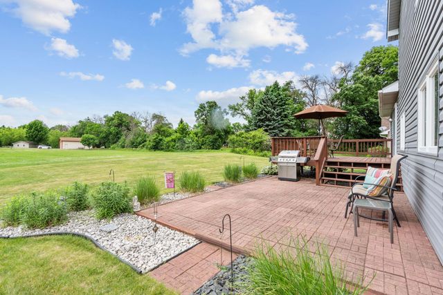 8461 Vagabond Lane N, Maple Grove, MN 55311