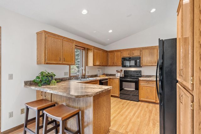 8461 Vagabond Lane N, Maple Grove, MN 55311