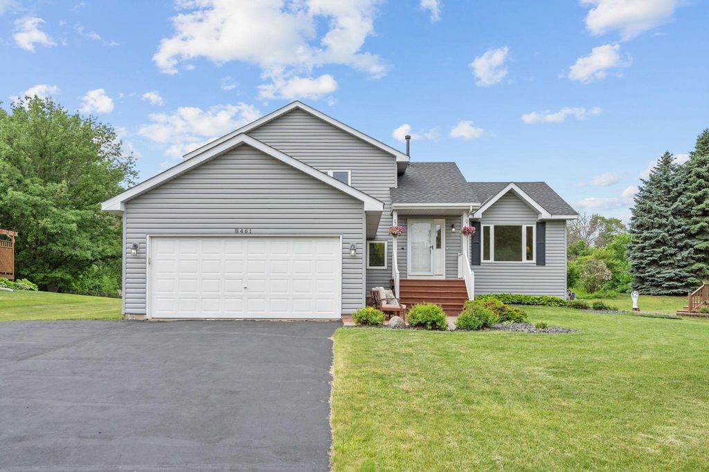 8461 Vagabond Lane N, Maple Grove, MN 55311
