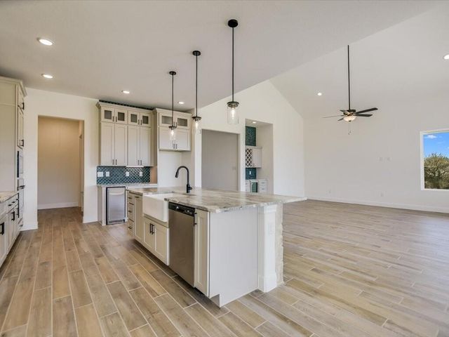 718 Indian Paint BLVD, Horseshoe Bay, TX 78657