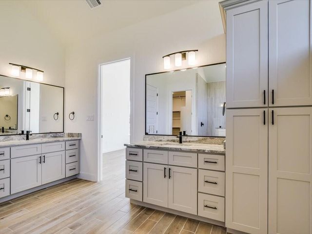 718 Indian Paint BLVD, Horseshoe Bay, TX 78657