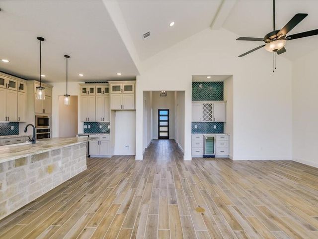 718 Indian Paint BLVD, Horseshoe Bay, TX 78657