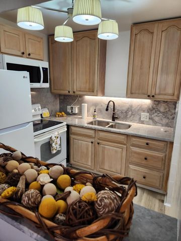 106 Suffolk C 106, Boca Raton, FL 33434