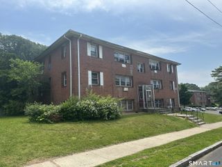 65 Donna Drive C2, New Haven, CT 06513