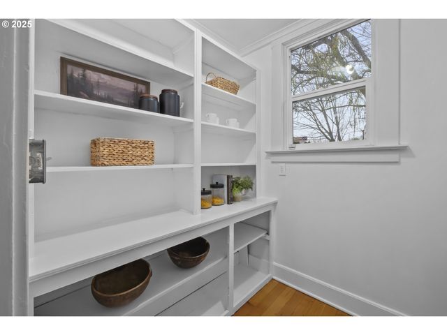 533 Ne FARGO St, Portland, OR 97212