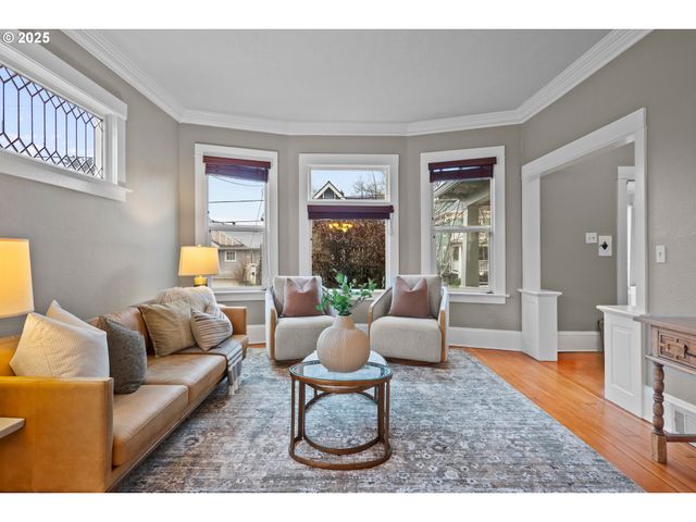 533 Ne FARGO St, Portland, OR 97212