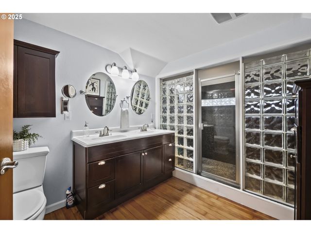 533 Ne FARGO St, Portland, OR 97212