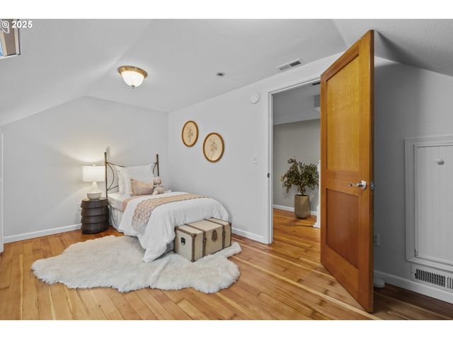 533 Ne FARGO St, Portland, OR 97212