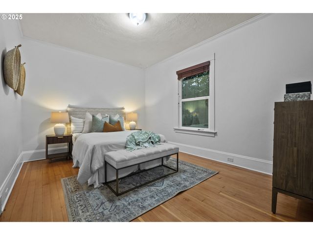 533 Ne FARGO St, Portland, OR 97212