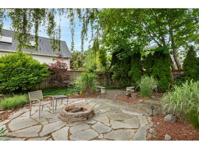 533 Ne FARGO St, Portland, OR 97212