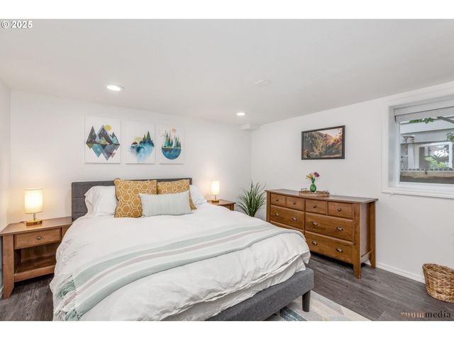 533 Ne FARGO St, Portland, OR 97212