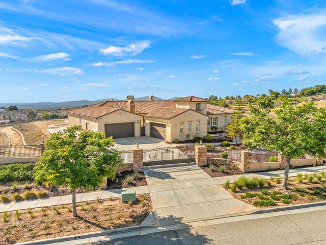 7641 Kingdom Drive, Riverside, CA 92506