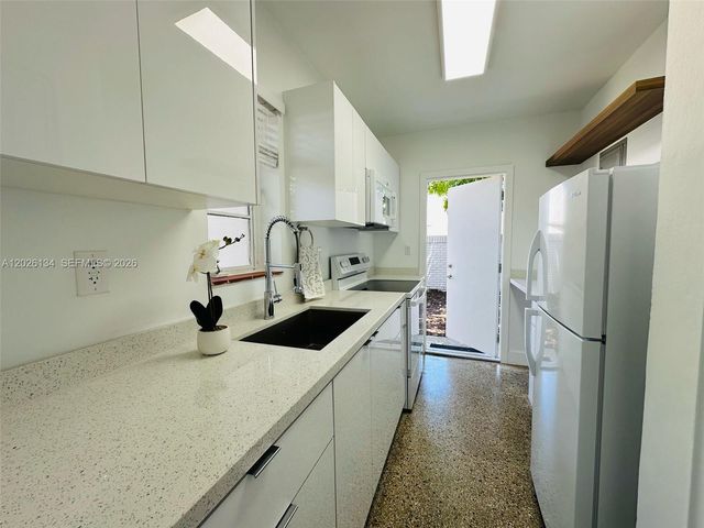 417 SE 14th Ct 4, Fort Lauderdale, FL 33316