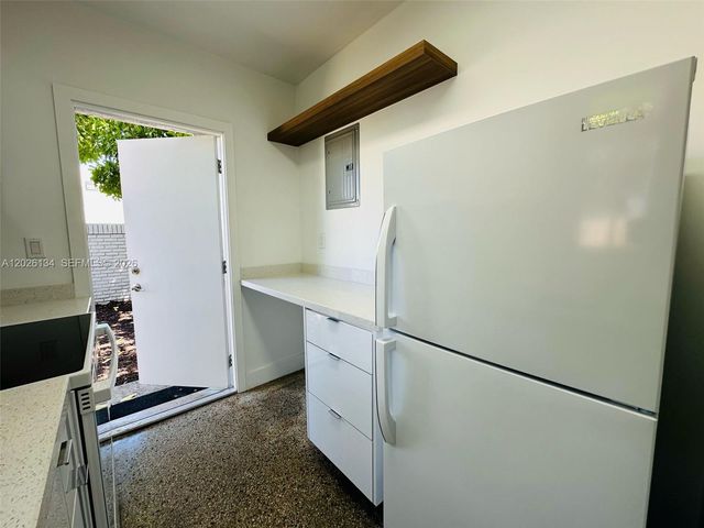 417 SE 14th Ct 4, Fort Lauderdale, FL 33316