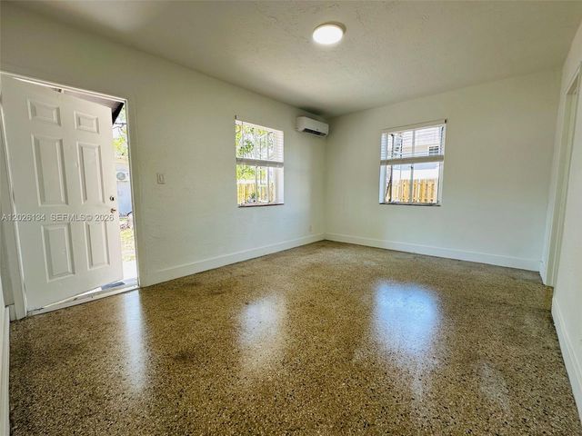 417 SE 14th Ct 4, Fort Lauderdale, FL 33316