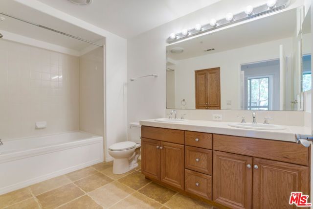 13044 Pacific Promenade 121, Los Angeles, CA 90094