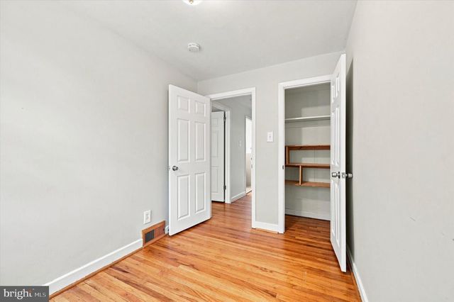 325 E PLEASANT ST, Philadelphia, PA 19119