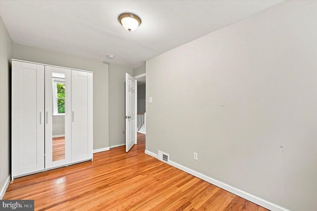 325 E PLEASANT ST, Philadelphia, PA 19119