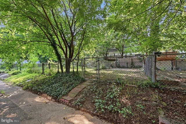 325 E PLEASANT ST, Philadelphia, PA 19119
