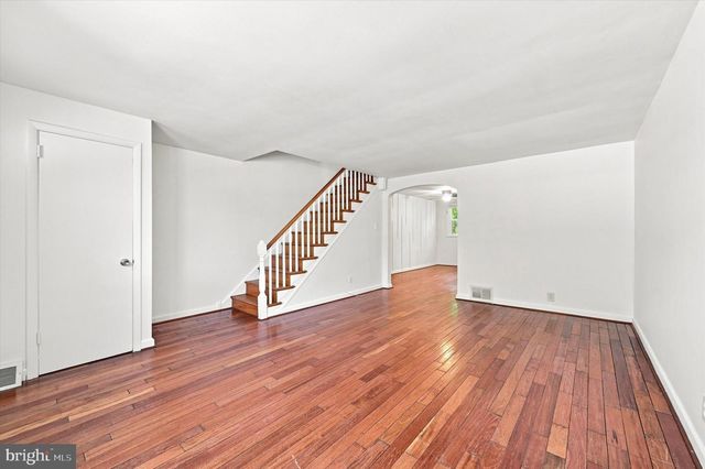 325 E PLEASANT ST, Philadelphia, PA 19119
