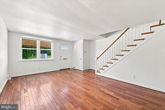 325 E PLEASANT ST, Philadelphia, PA 19119