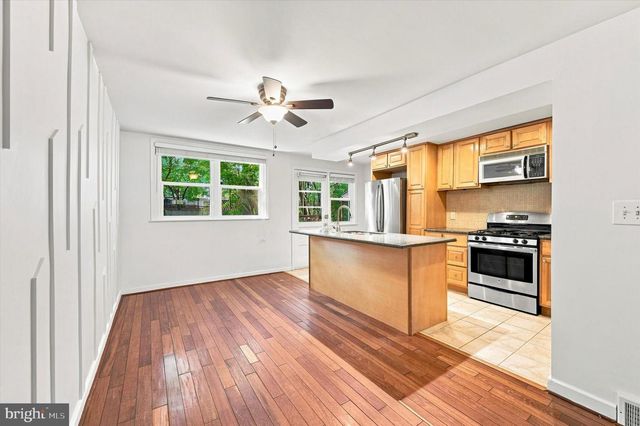 325 E PLEASANT ST, Philadelphia, PA 19119