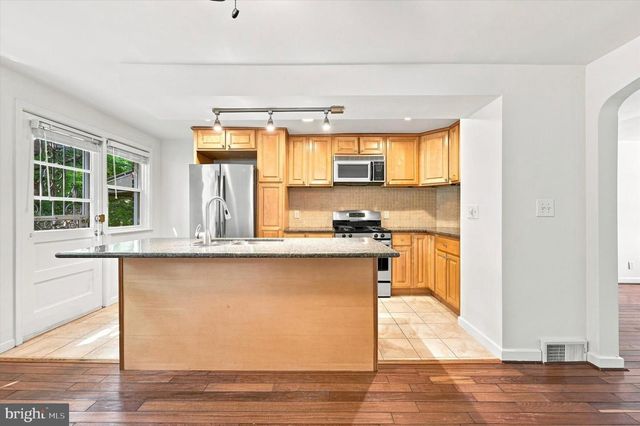 325 E PLEASANT ST, Philadelphia, PA 19119