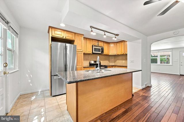 325 E PLEASANT ST, Philadelphia, PA 19119