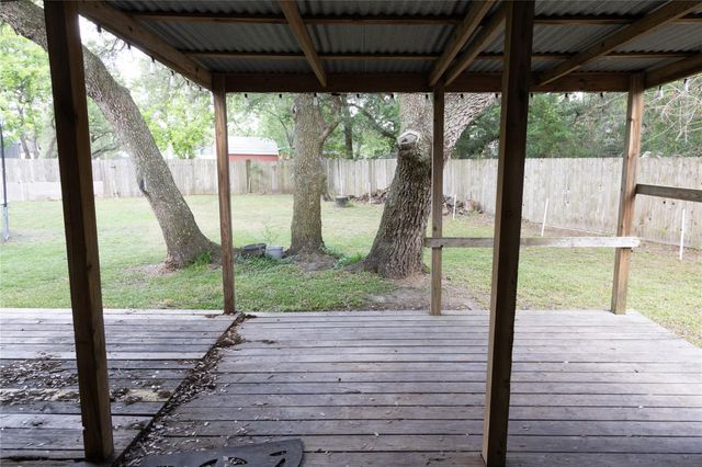 201 Fm 1160 Road, Louise, TX 77455